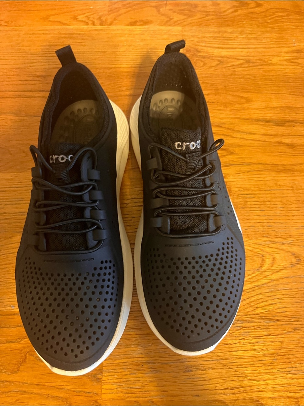 Worn kids sneakers size 4 Black